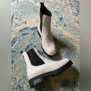 Sam Edelman Waterproof Booties, size 7, white